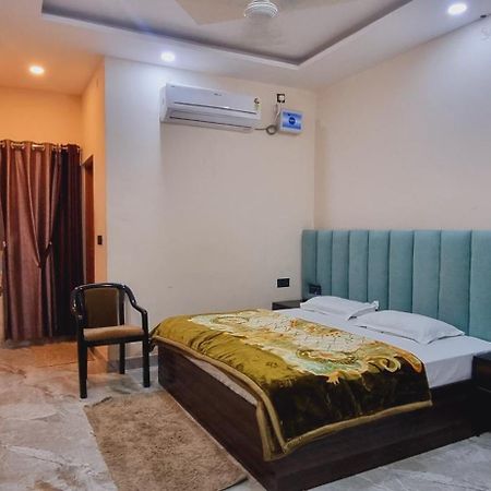 Surya Palace Ayodhya エクステリア 写真