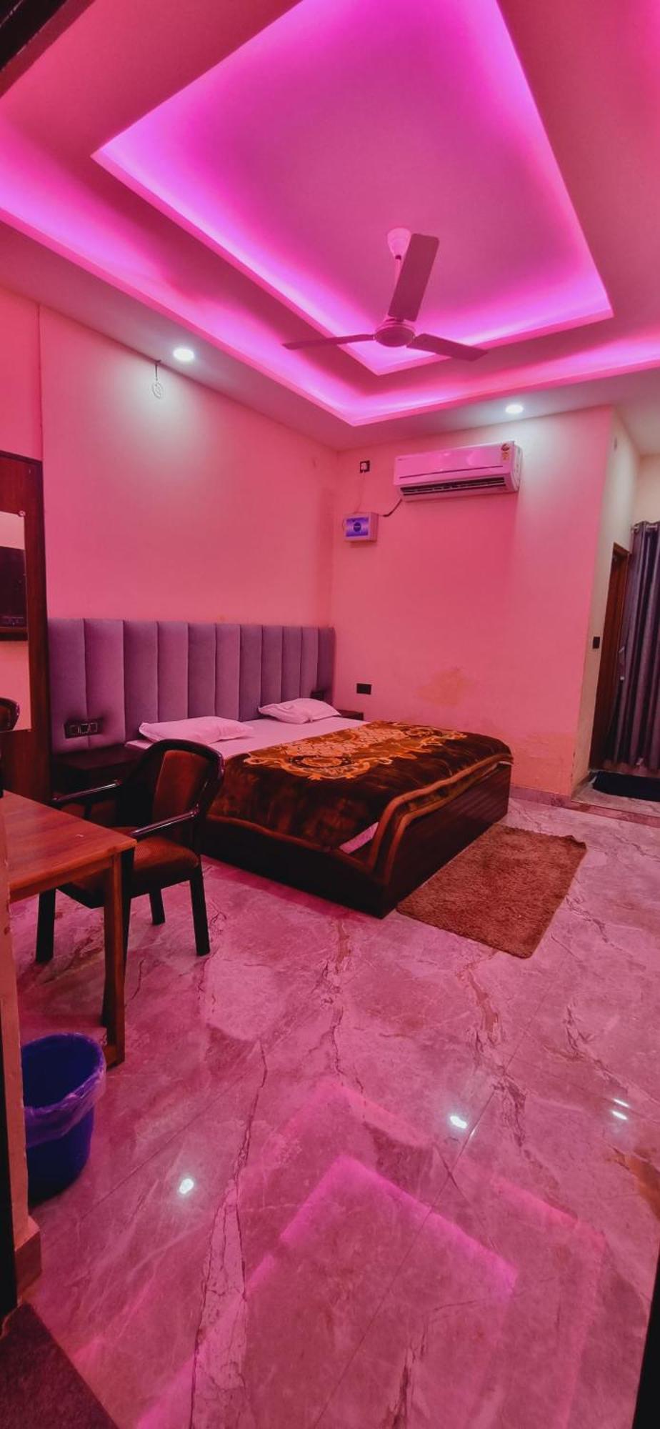 Surya Palace Ayodhya エクステリア 写真